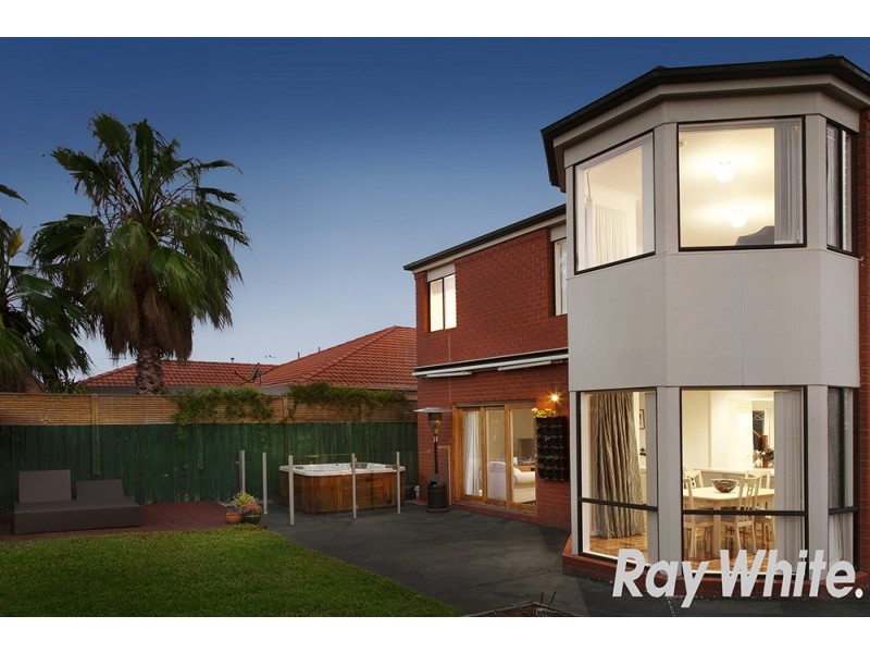 19 Pooley Bridge Road, Mordialloc VIC 3195