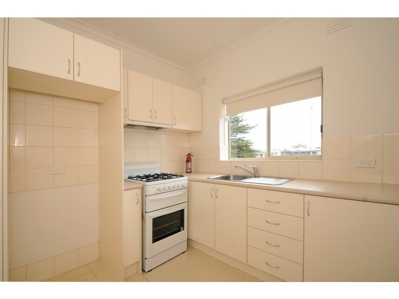 7/16 Westbury Grove, St Kilda East VIC 3183