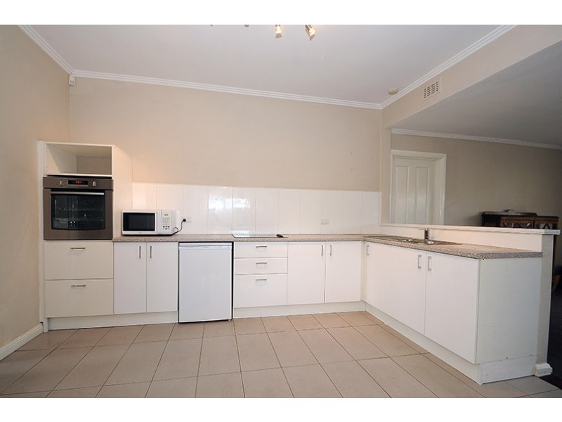 380 Como Parade West, Parkdale VIC 3195