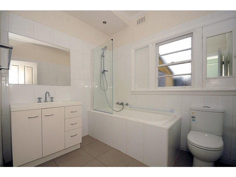 380 Como Parade West, Parkdale VIC 3195