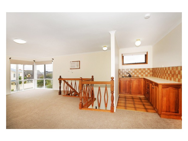 18 Rosella Road, Parkdale VIC 3195