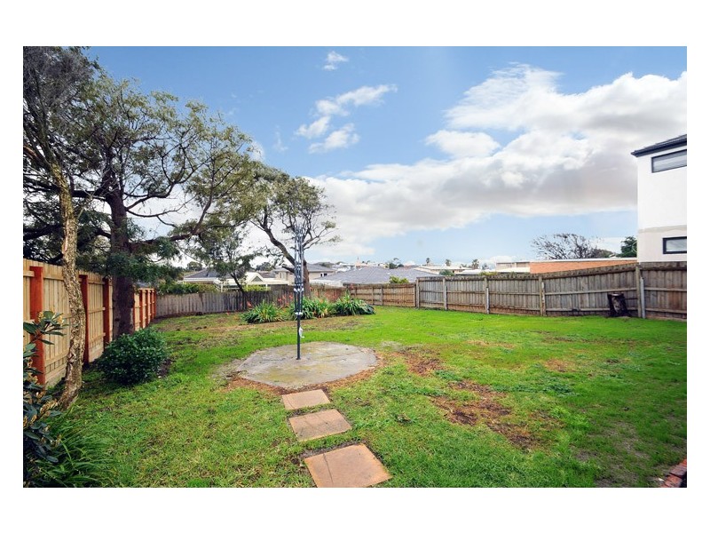 18 Rosella Road, Parkdale VIC 3195