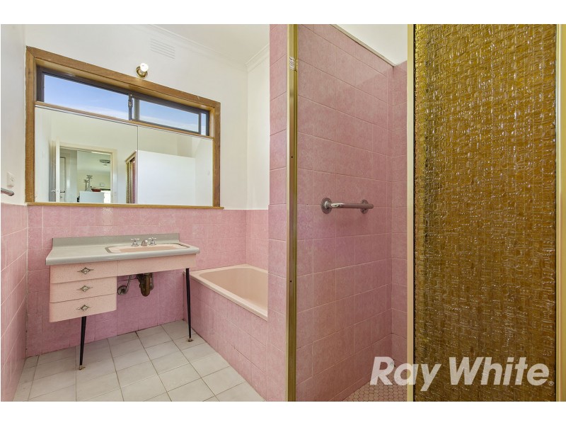 8 Brentwood Close, Clayton South VIC 3169