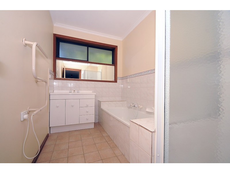 128 Warren Road, Mordialloc VIC 3195