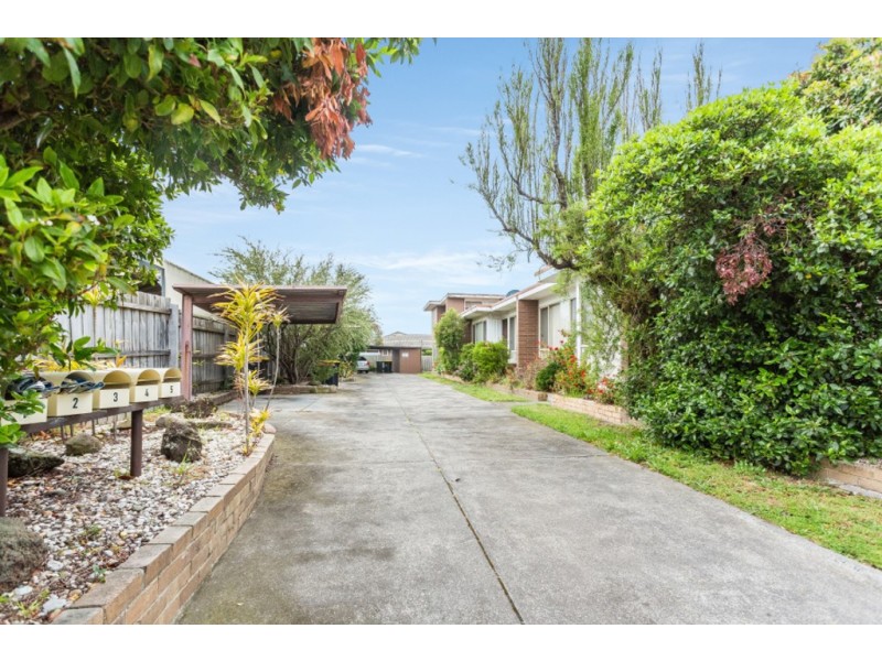 2 Ashmore Avenue, Mordialloc VIC 3195