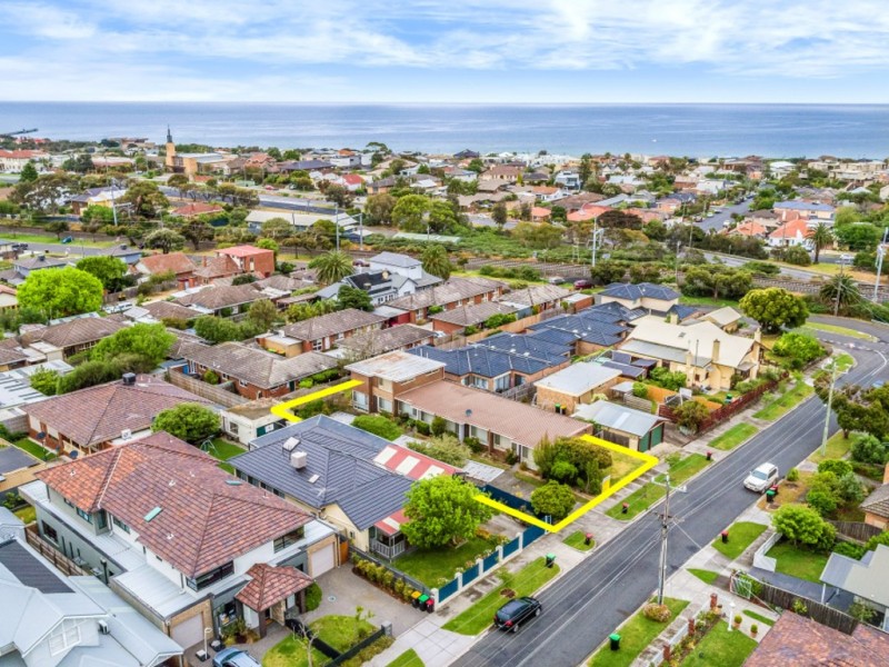 2 Ashmore Avenue, Mordialloc VIC 3195