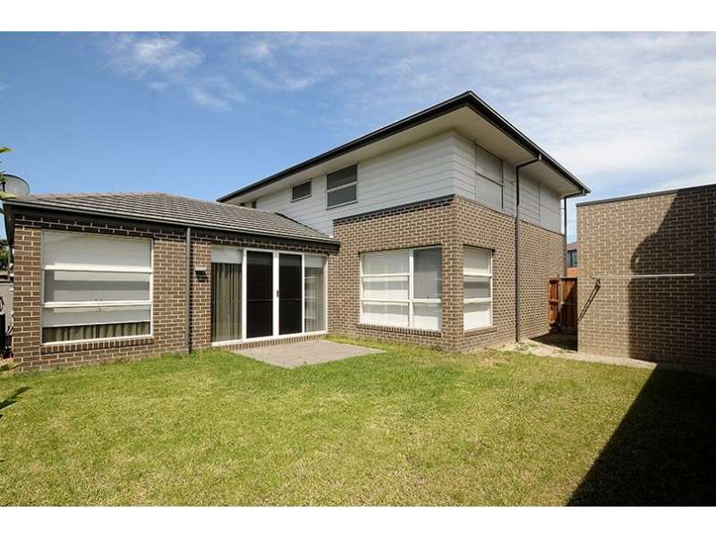 32 Dresden Drive, Waterways VIC 3195