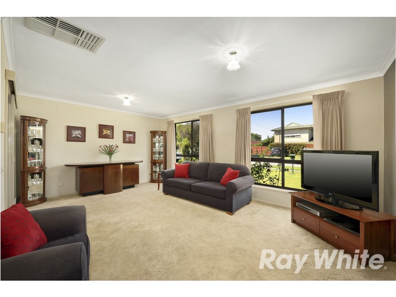 27 Tarongo Drive, Aspendale VIC 3195