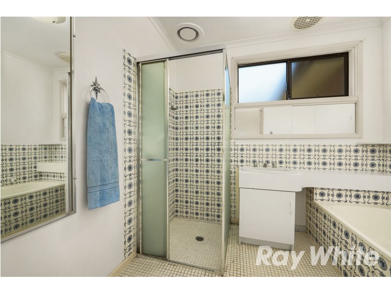 27 Tarongo Drive, Aspendale VIC 3195