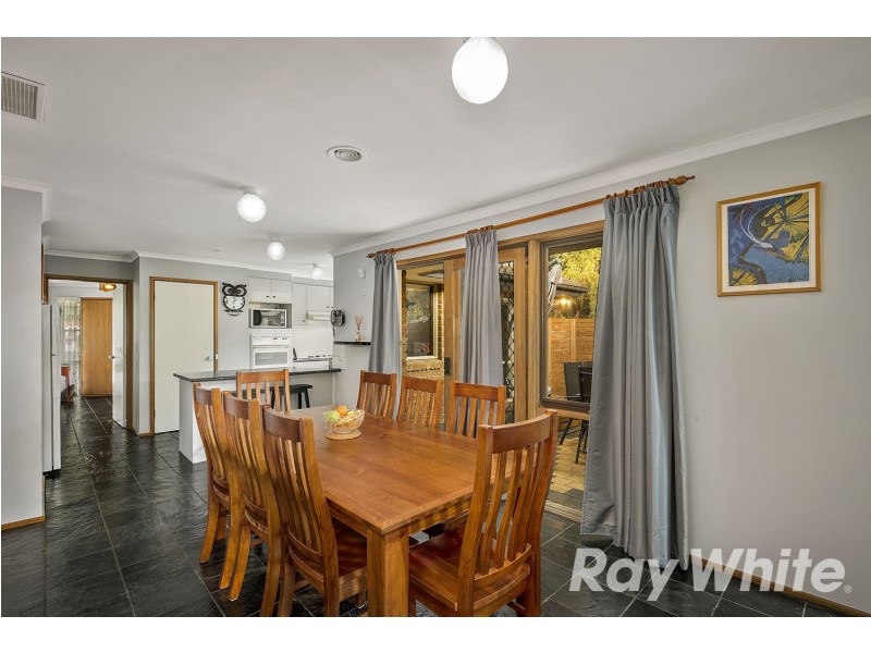 18 Lance Close, Aspendale Gardens VIC 3195