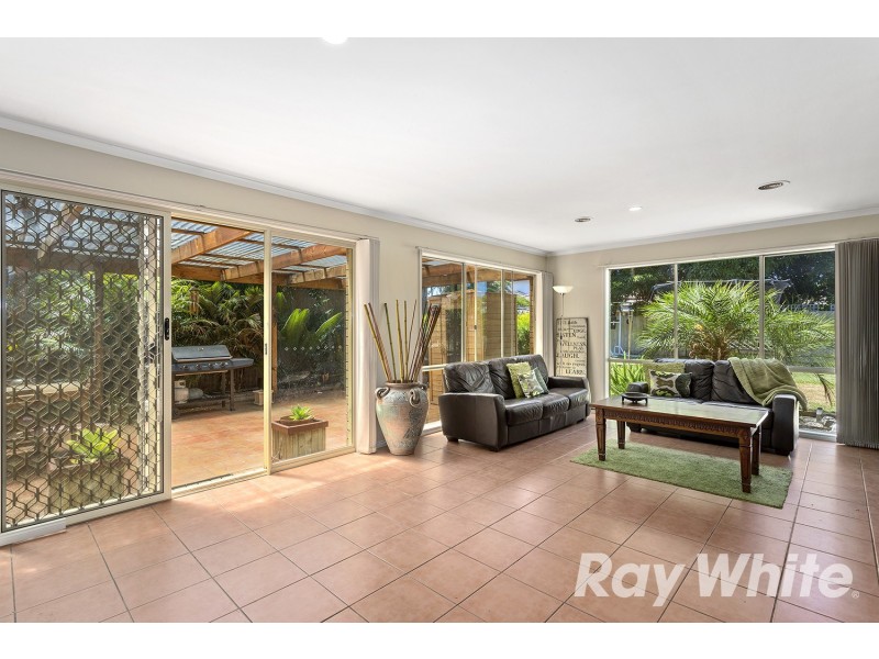 11 Carrington Avenue, Seaford VIC 3198