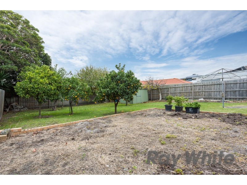 7 Ashmore Avenue, Mordialloc VIC 3195