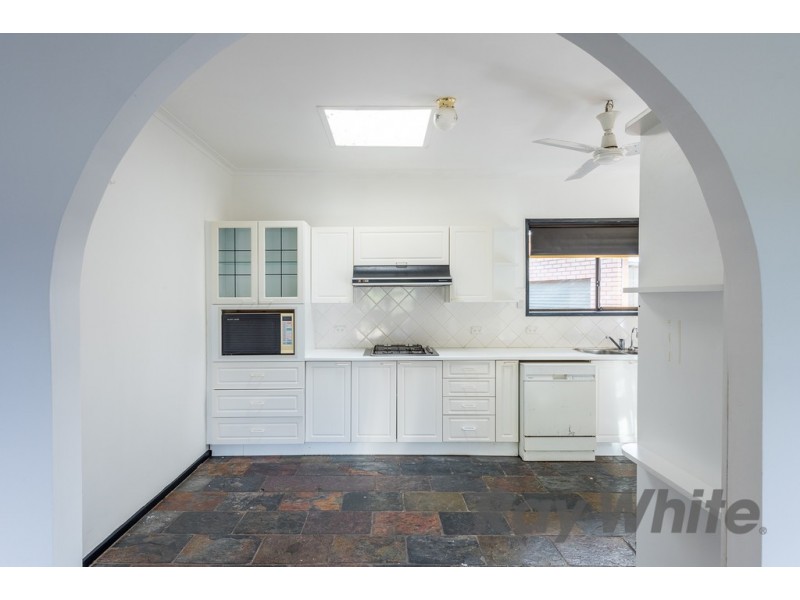 1 Waratah Avenue, Mordialloc VIC 3195