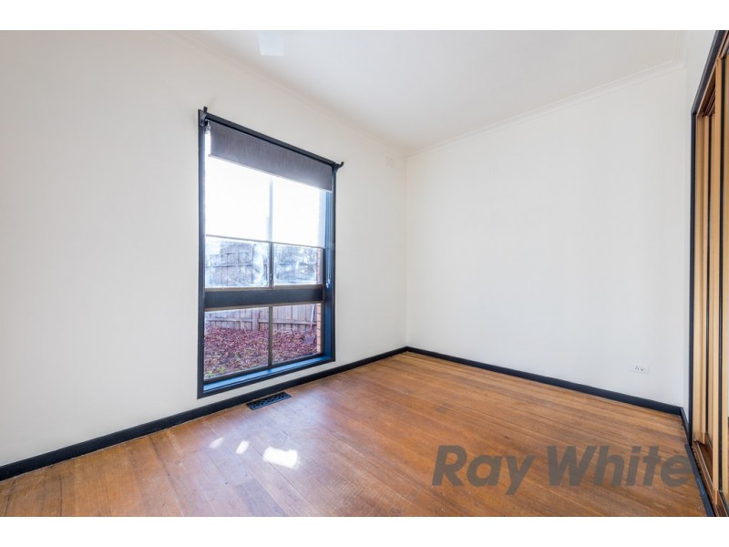 1 Waratah Avenue, Mordialloc VIC 3195