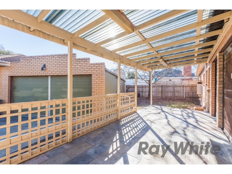 1 Waratah Avenue, Mordialloc VIC 3195