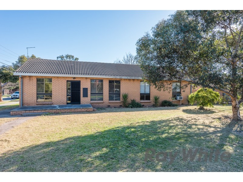 1 Waratah Avenue, Mordialloc VIC 3195