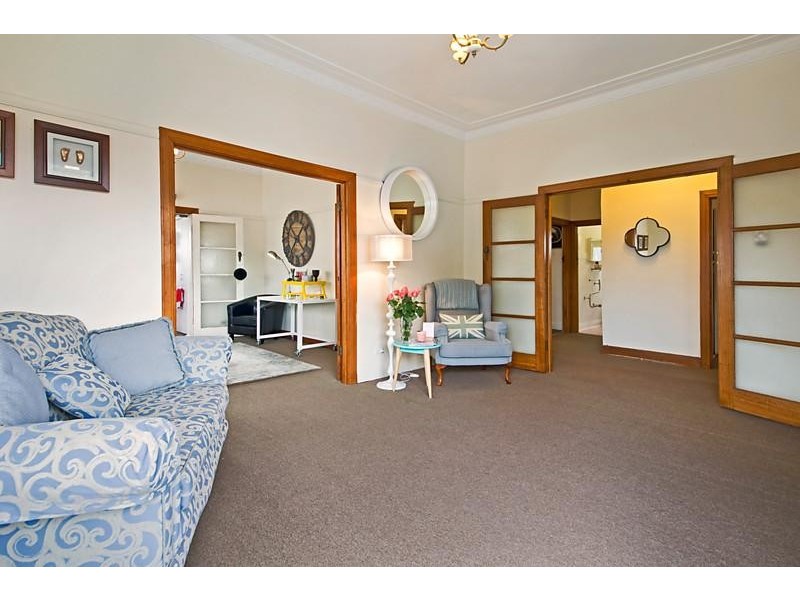 11 Rosella Road, Parkdale VIC 3195