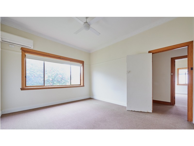 11 Rosella Road, Parkdale VIC 3195