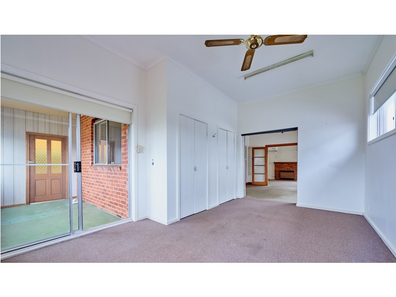 11 Rosella Road, Parkdale VIC 3195