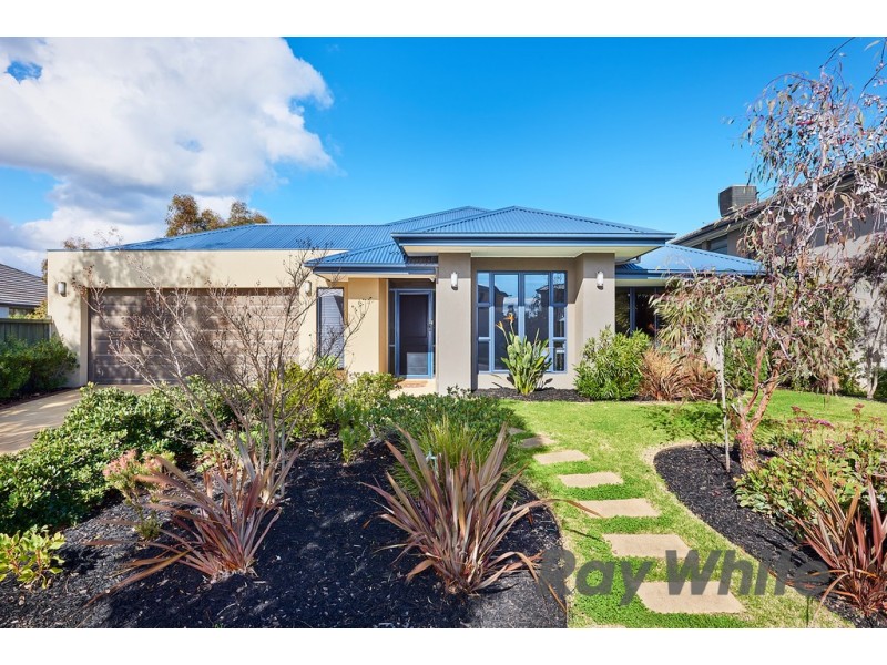 33 Coorong Circle, Waterways VIC 3195