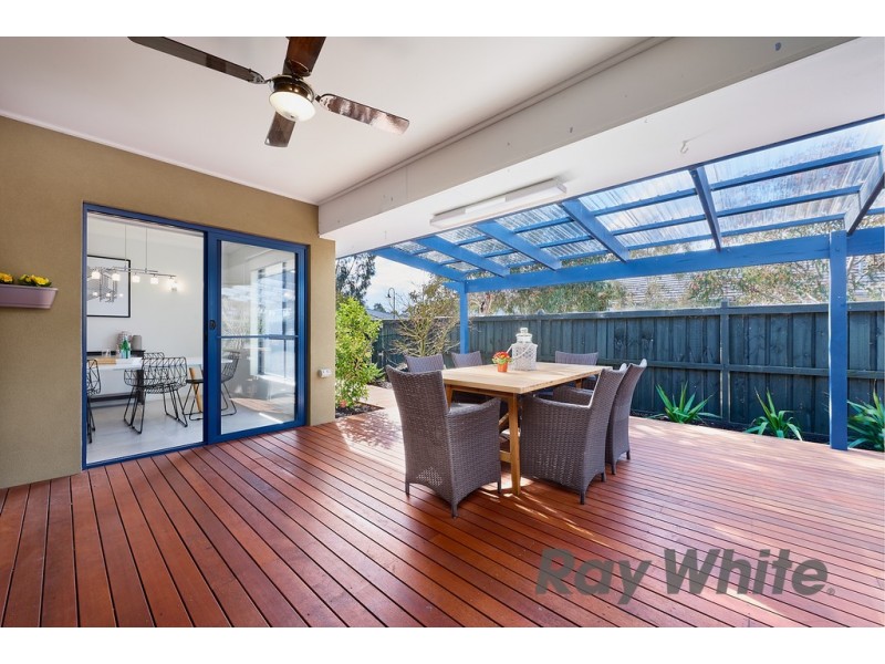 33 Coorong Circle, Waterways VIC 3195