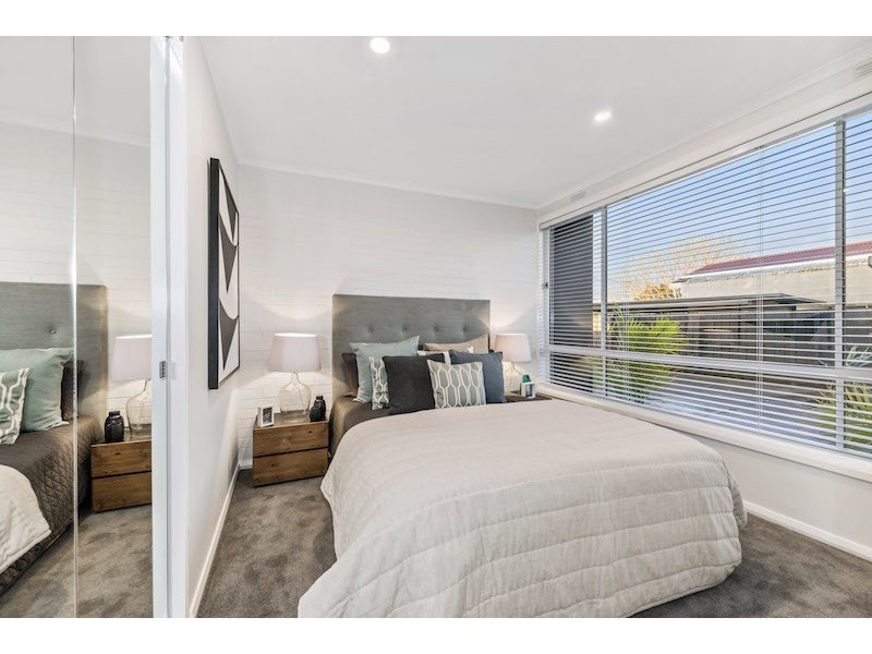 2/2 Ashmore Avenue, Mordialloc VIC 3195