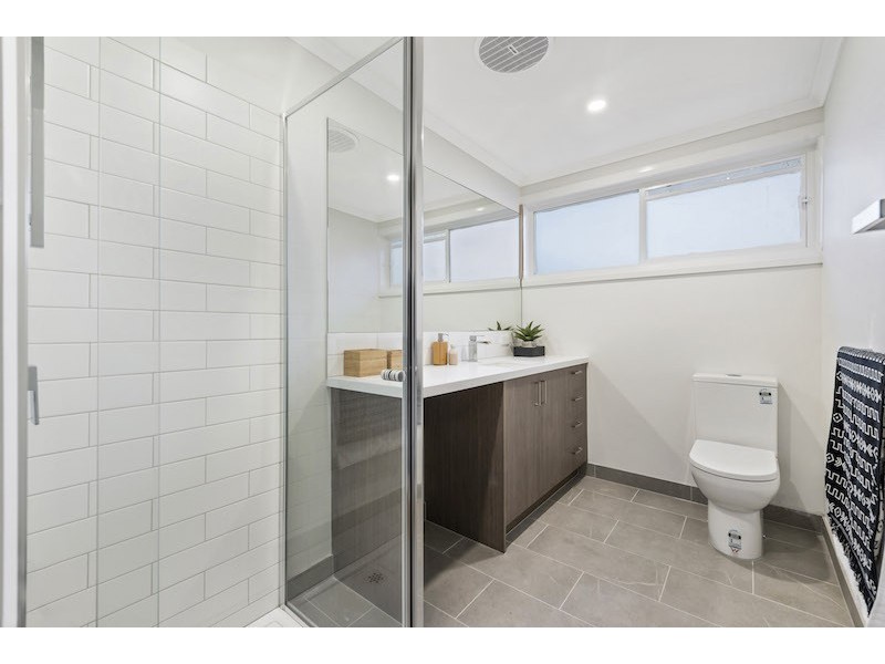 2/2 Ashmore Avenue, Mordialloc VIC 3195