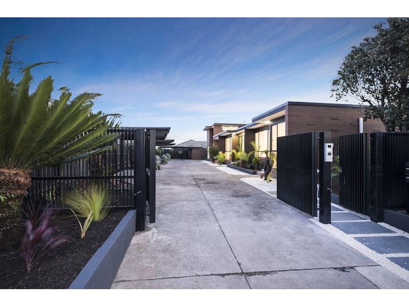 2/2 Ashmore Avenue, Mordialloc VIC 3195