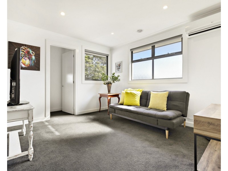 1B Albany Crescent, Aspendale VIC 3195