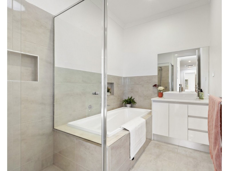 1B Albany Crescent, Aspendale VIC 3195