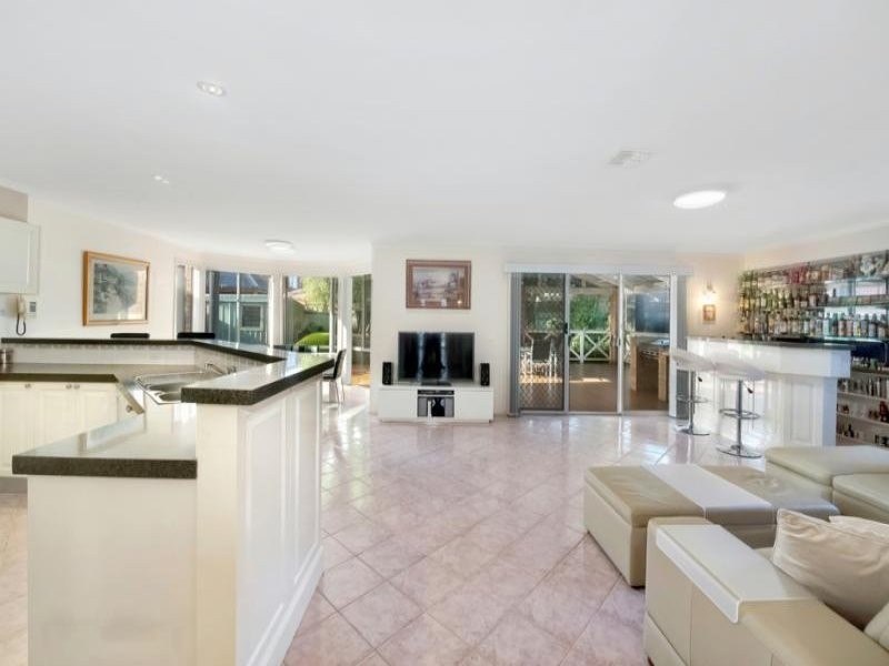 10 Harbour Drive, Patterson Lakes VIC 3197
