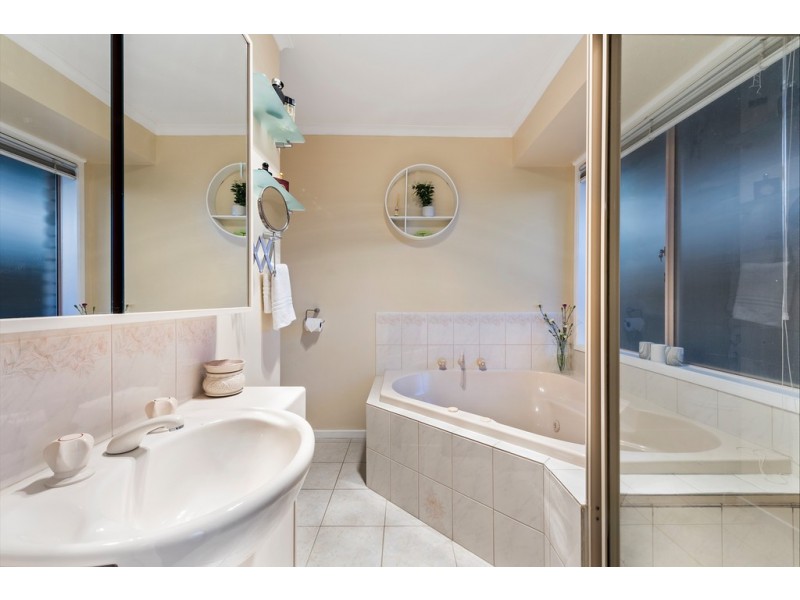 3 Rochelle Court, Aspendale Gardens VIC 3195