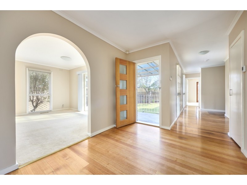 43 Silvertop Crescent, Frankston North VIC 3200