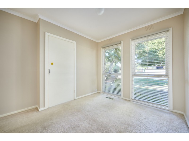 43 Silvertop Crescent, Frankston North VIC 3200