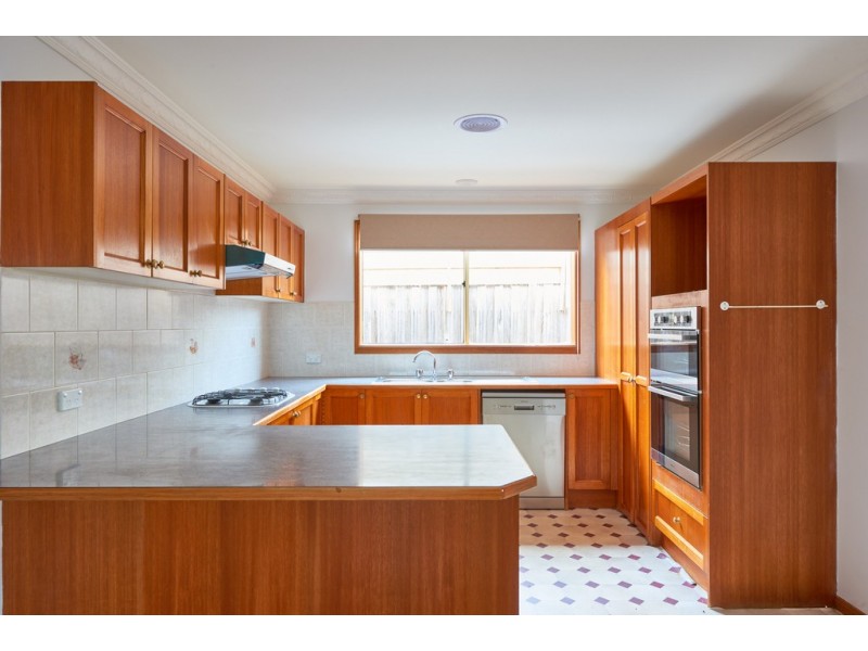 5 George Bass Court, Skye VIC 3977