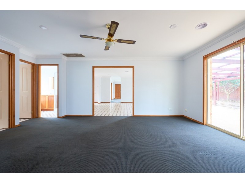 5 George Bass Court, Skye VIC 3977