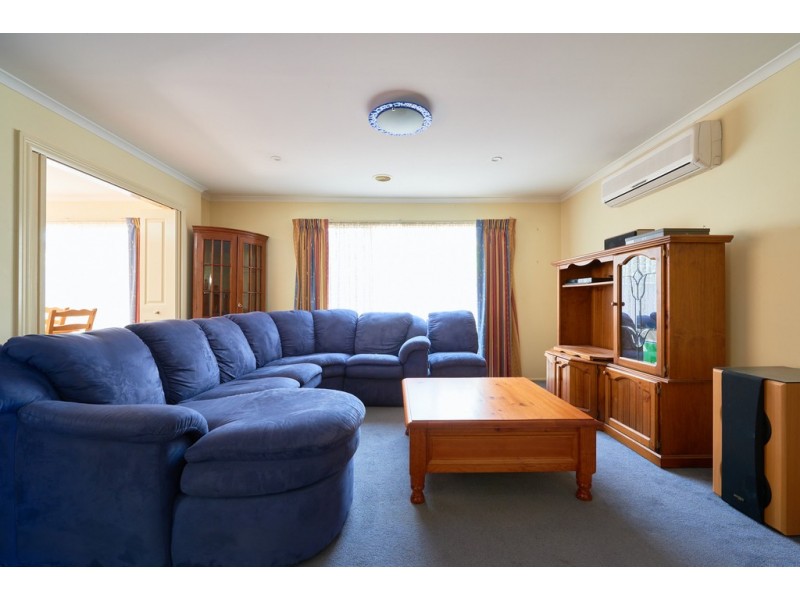 18 Castleridge Court, Narre Warren South VIC 3805