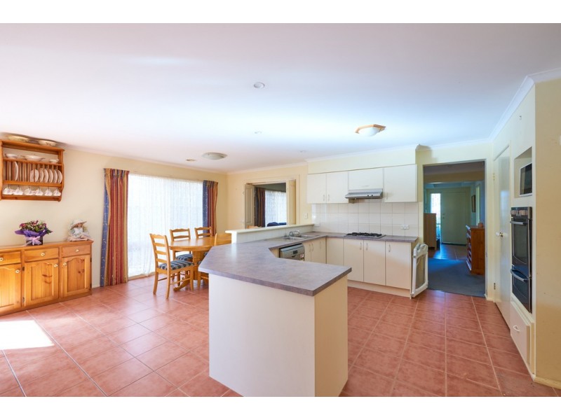 18 Castleridge Court, Narre Warren South VIC 3805