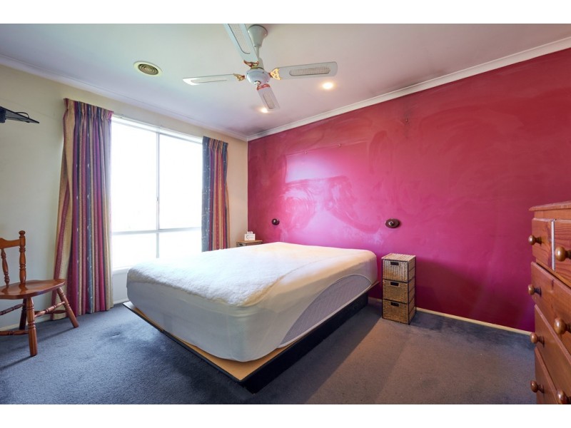 18 Castleridge Court, Narre Warren South VIC 3805