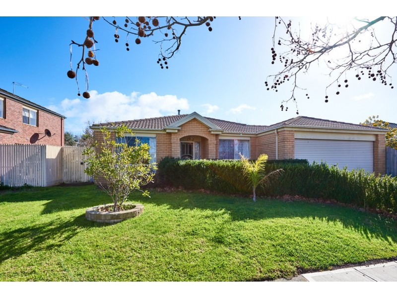 18 Castleridge Court, Narre Warren South VIC 3805