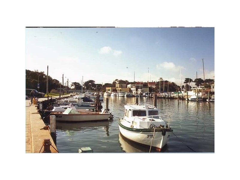 15 Albert Street, Mordialloc VIC 3195