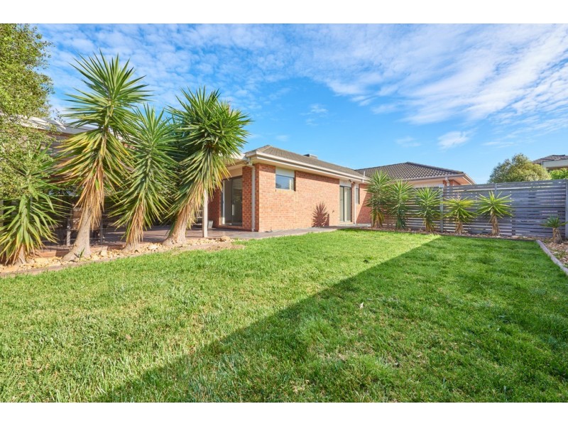 23 Hanrahan Wynd, Lynbrook VIC 3975