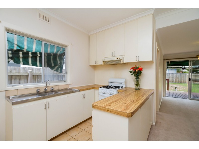 18 James Avenue, Aspendale VIC 3195