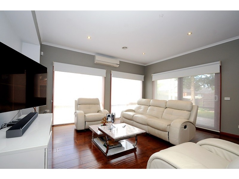 58 Berwick Springs Promenade, Narre Warren South VIC 3805