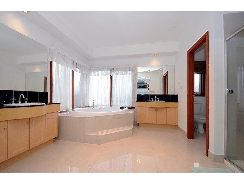 58 Berwick Springs Promenade, Narre Warren South VIC 3805