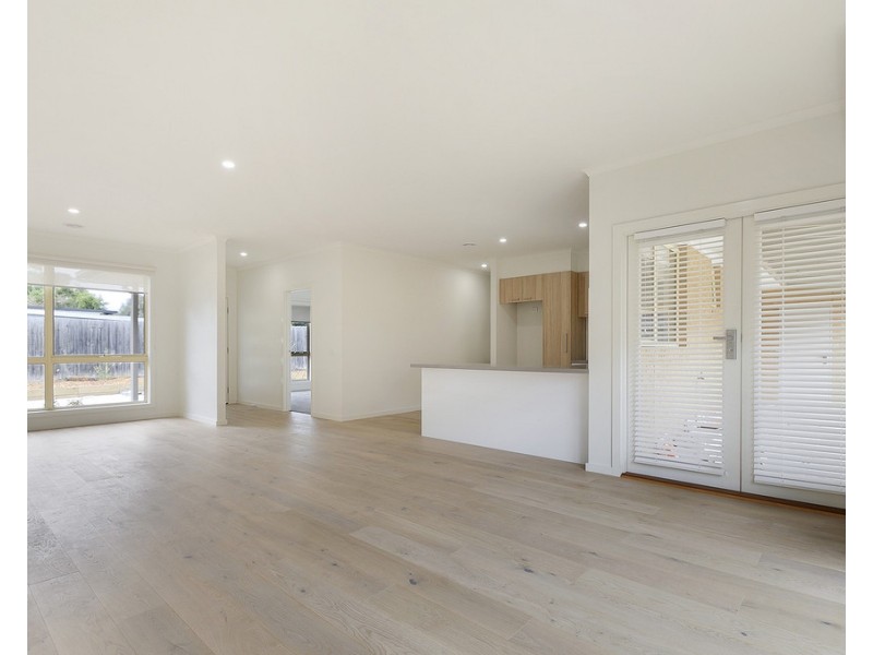 2/20 Randall Avenue, Edithvale VIC 3196