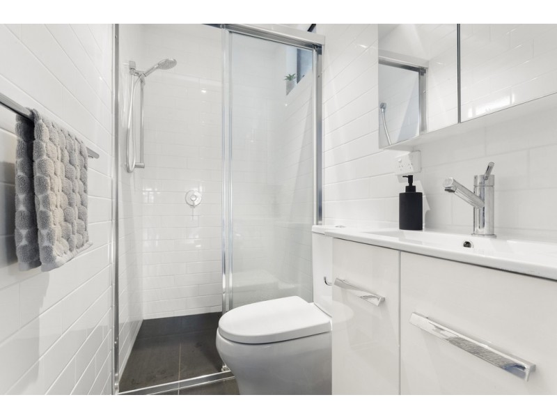 2/4 Krone Street, Mordialloc VIC 3195