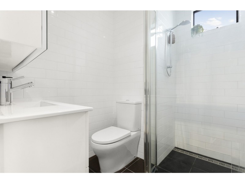 2/4 Krone Street, Mordialloc VIC 3195