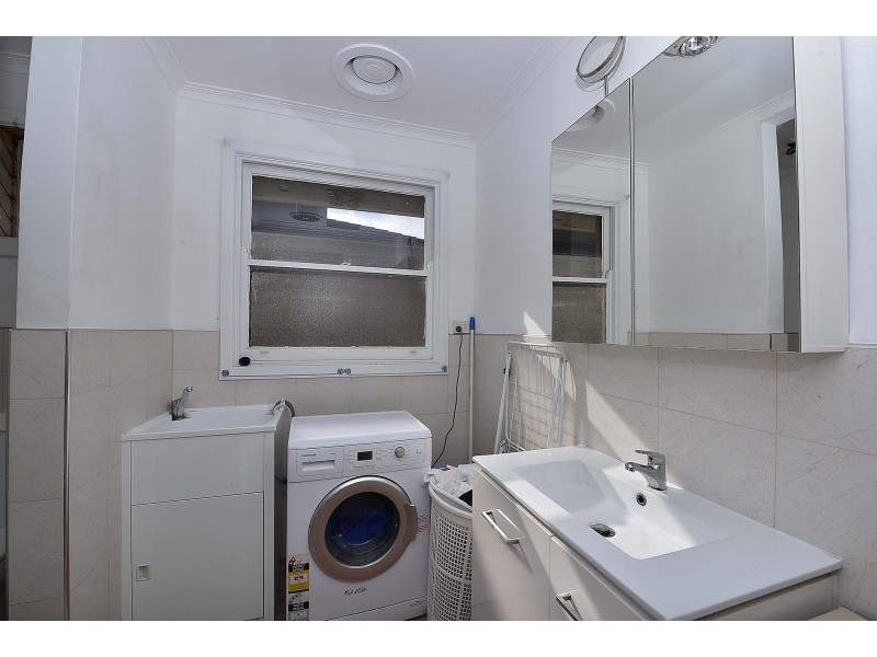 1/8 Laburnum Street, Parkdale VIC 3195