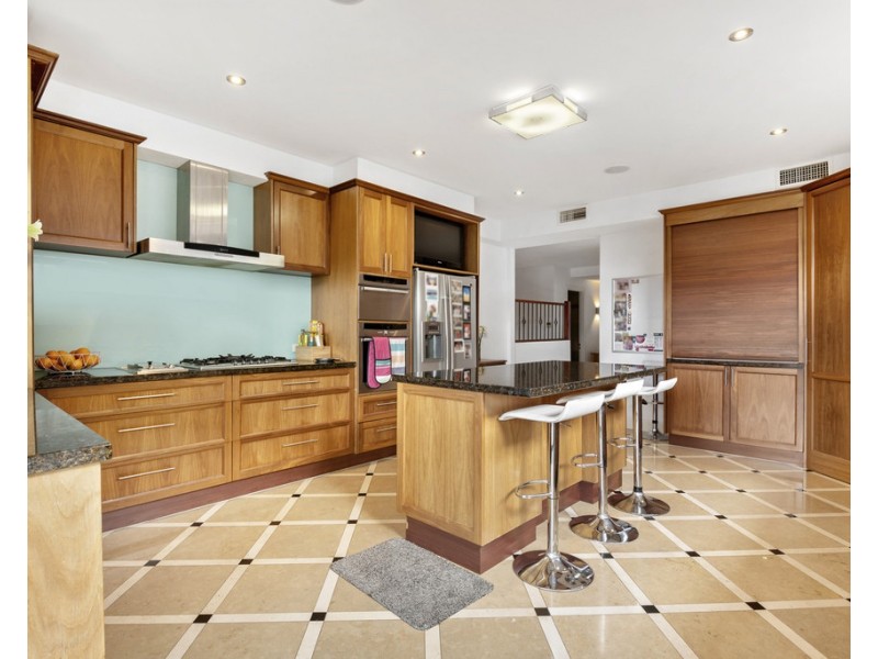 7 Island Point Avenue, Waterways VIC 3195